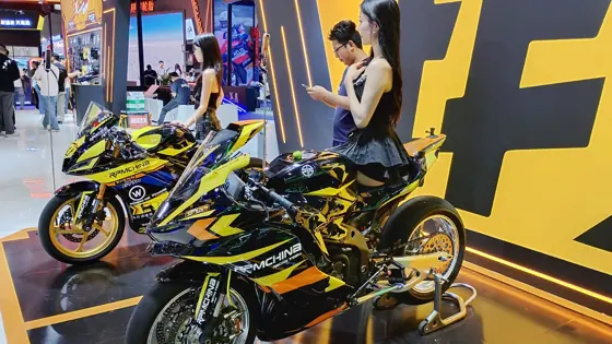 Moto in esposizione · 2026